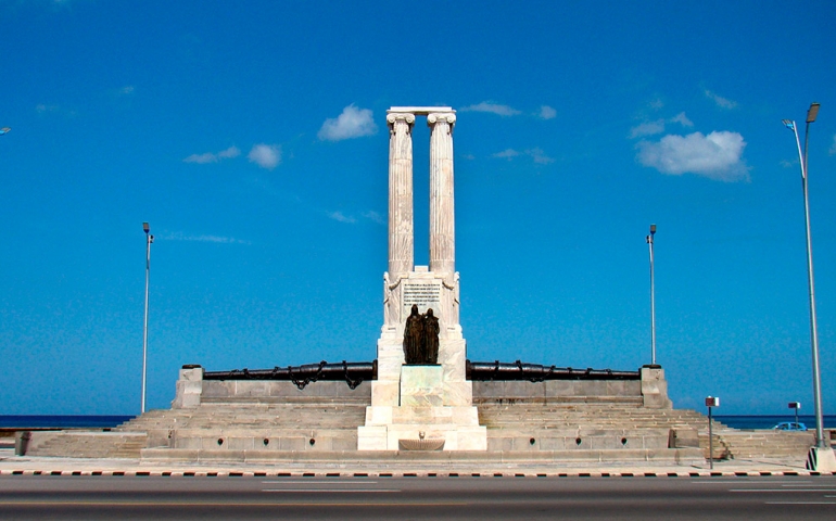 monumento Maine