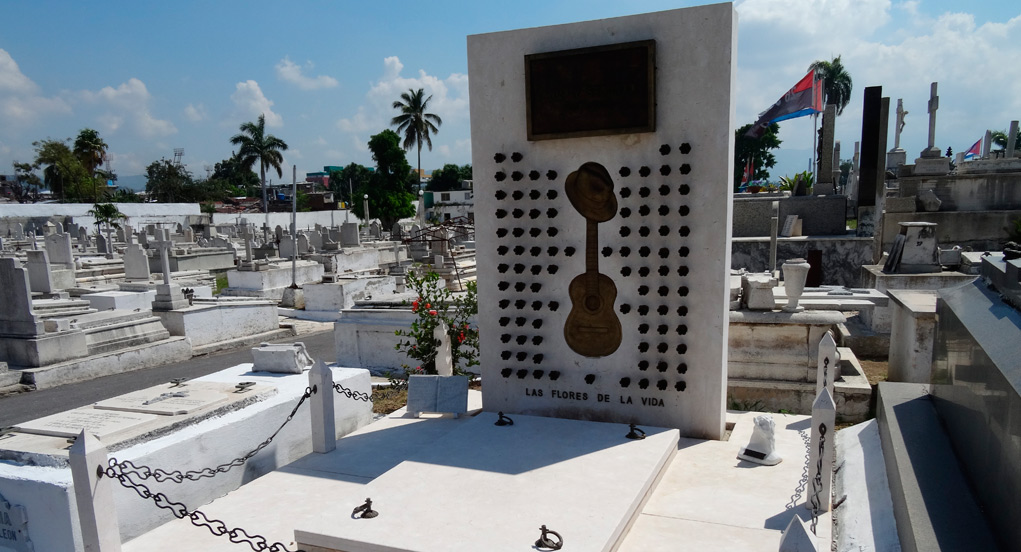 Tumba de Compay Segundo en La Habana