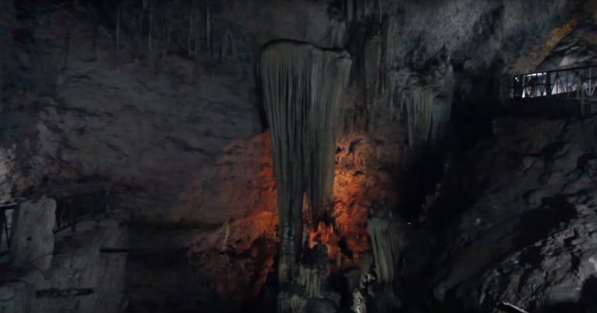 Las Cuevas están ubicadas en la cima de una colina, a 5 kilómetros del centro de la ciudad de Matanzas