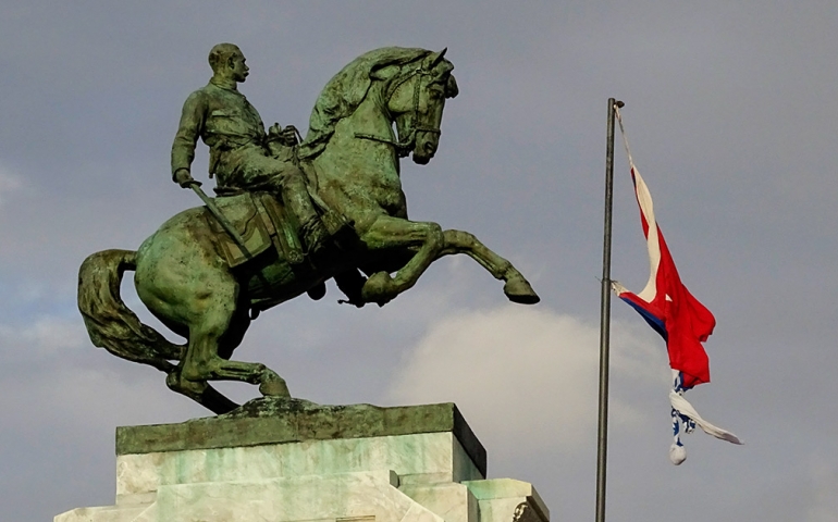 Estatua en Parque Maceo